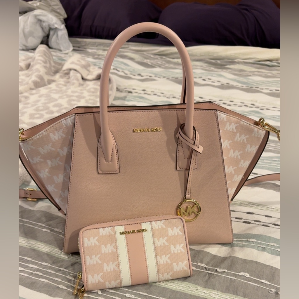 Michael Kors Blush Pink Tote And Wallet Set